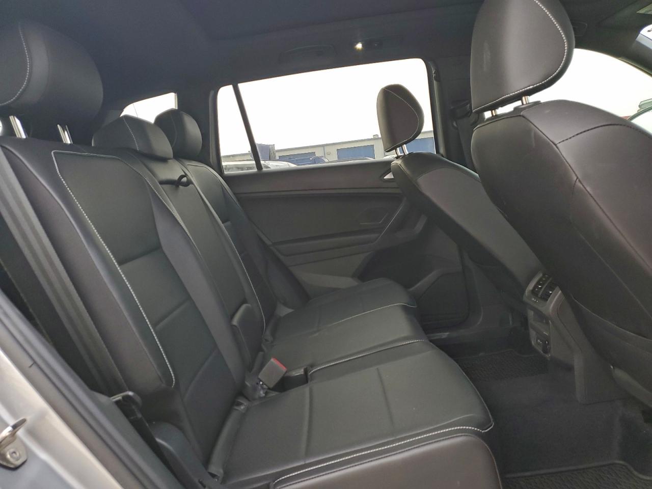 2021 VOLKSWAGEN TIGUAN SE photo 11