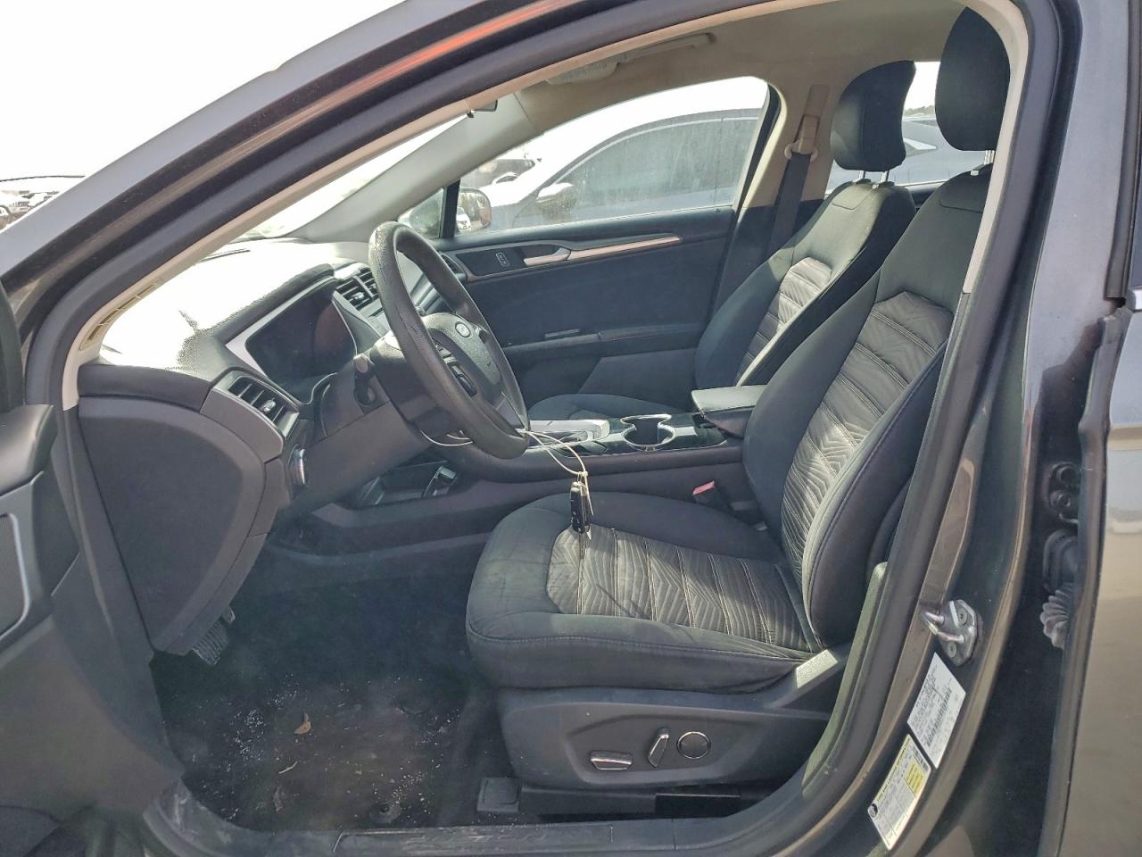 2016 FORD FUSION SE photo 13