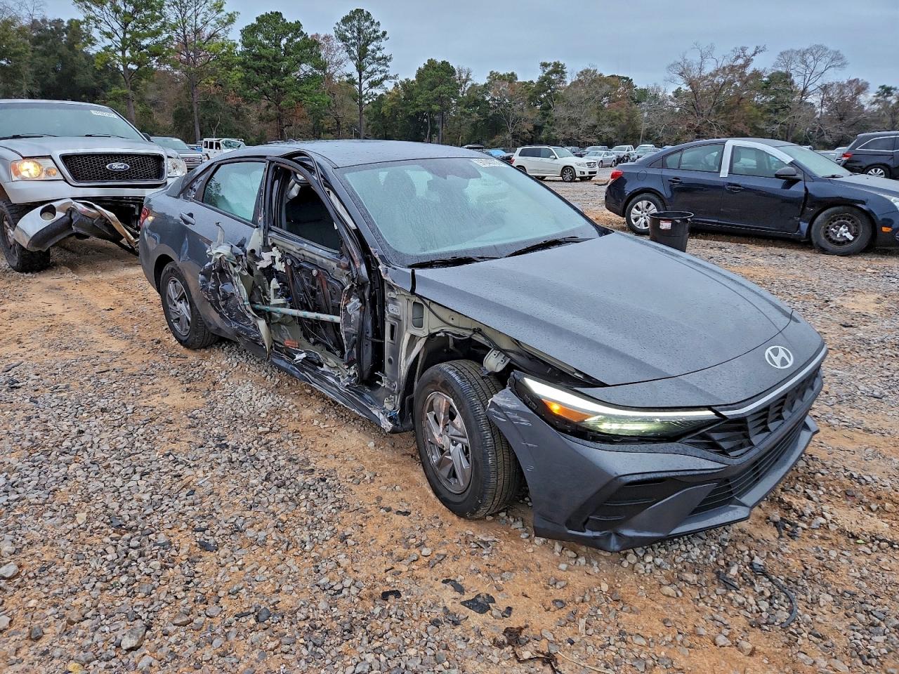 2024 HYUNDAI ELANTRA SE photo 13