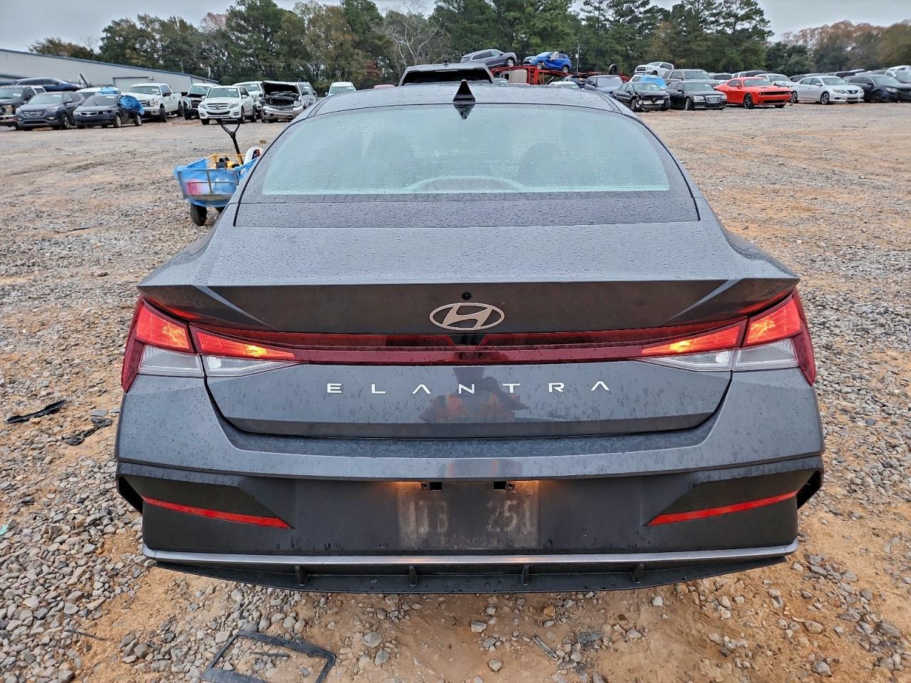 2024 HYUNDAI ELANTRA SE photo 21