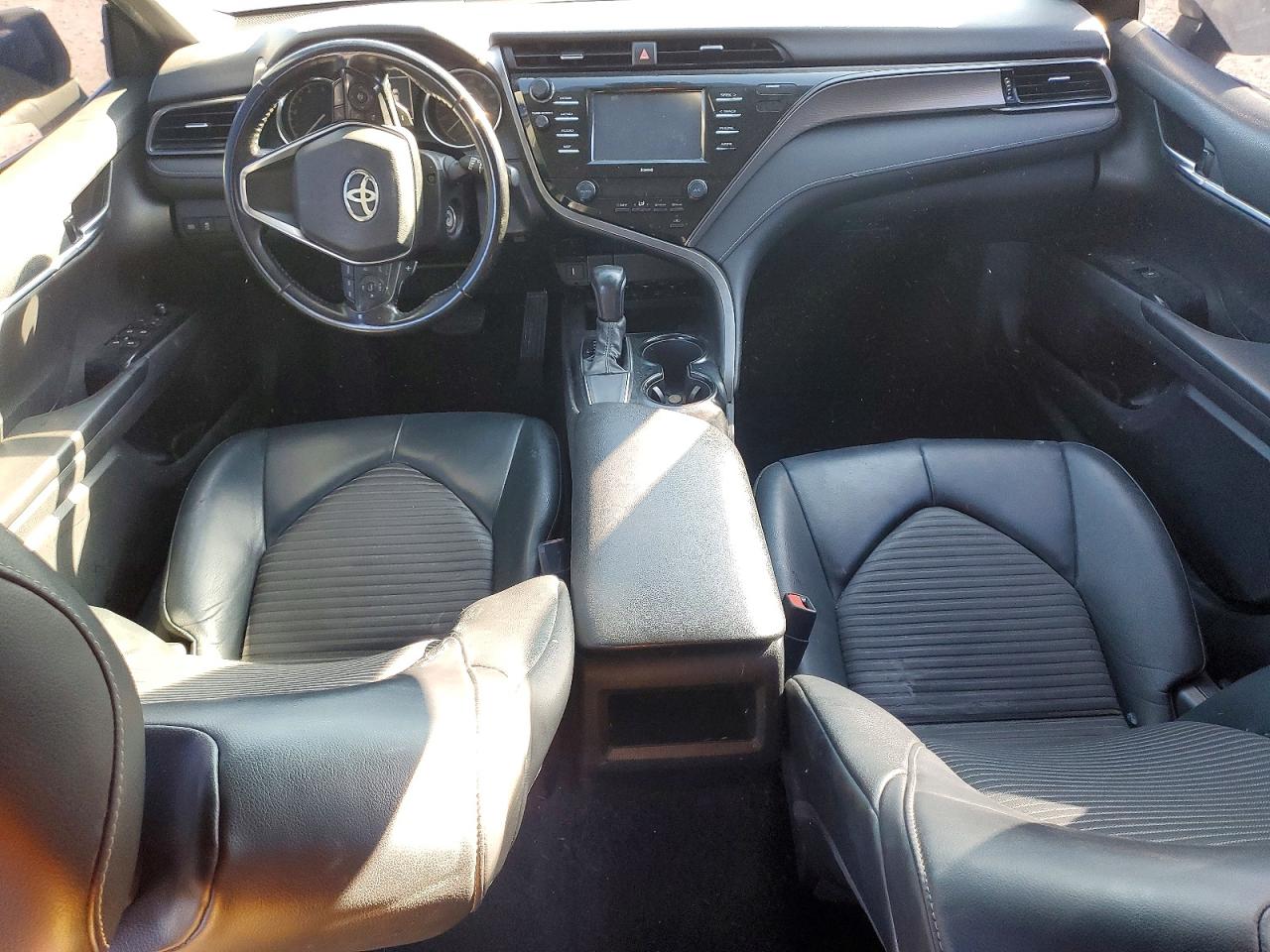 2020 TOYOTA CAMRY SE photo 15