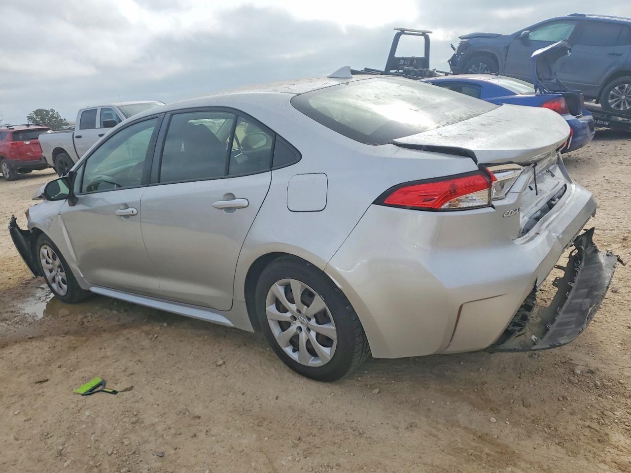 2020 TOYOTA COROLLA LE photo 2