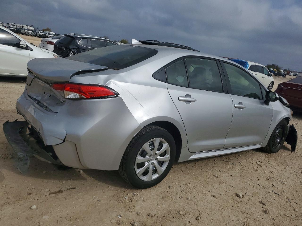 2020 TOYOTA COROLLA LE photo 3