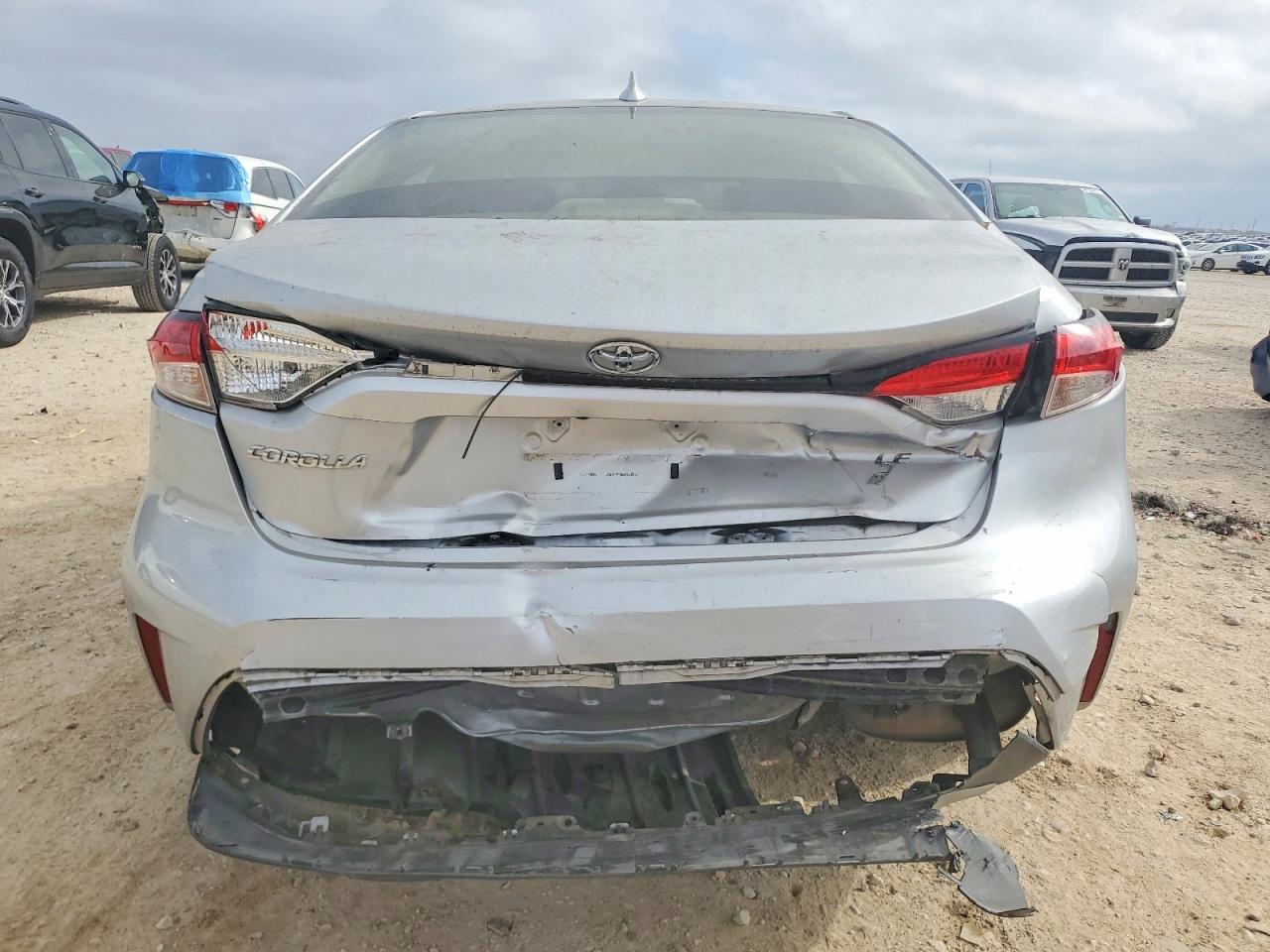 2020 TOYOTA COROLLA LE photo 6