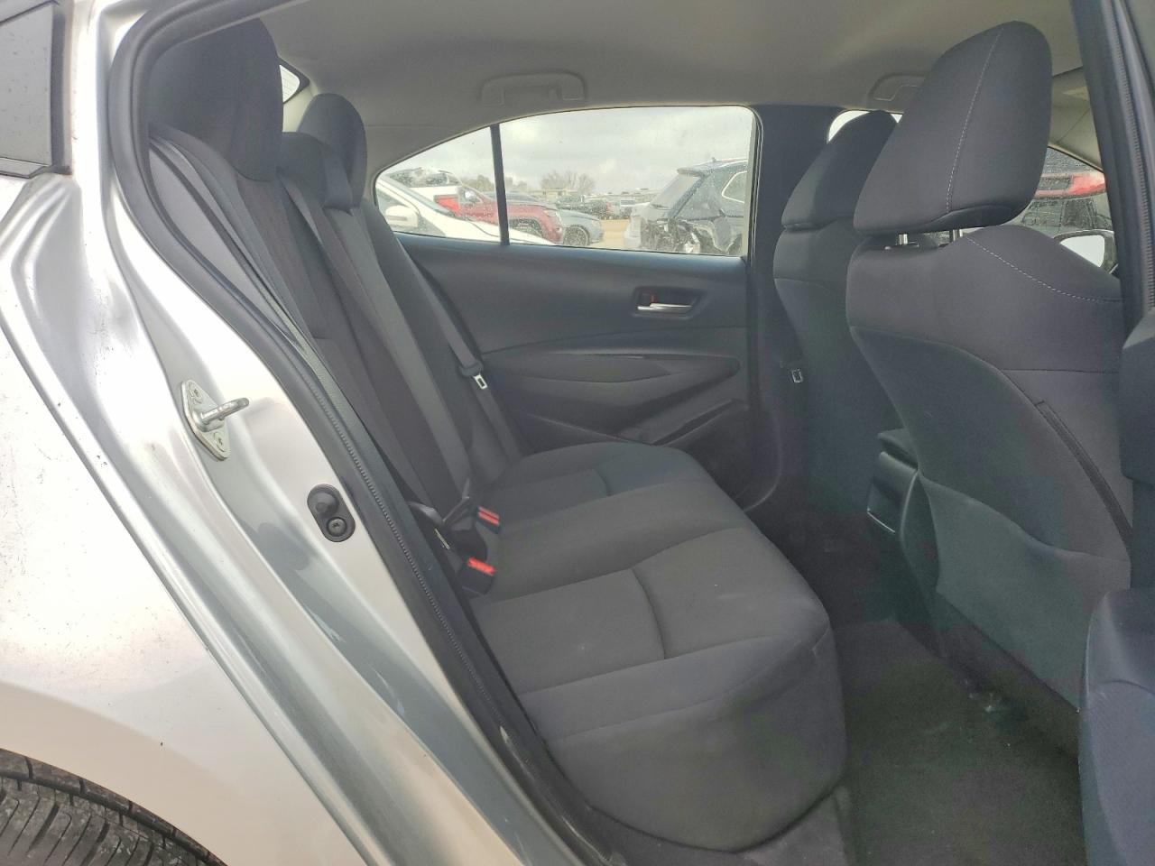 2020 TOYOTA COROLLA LE photo 10