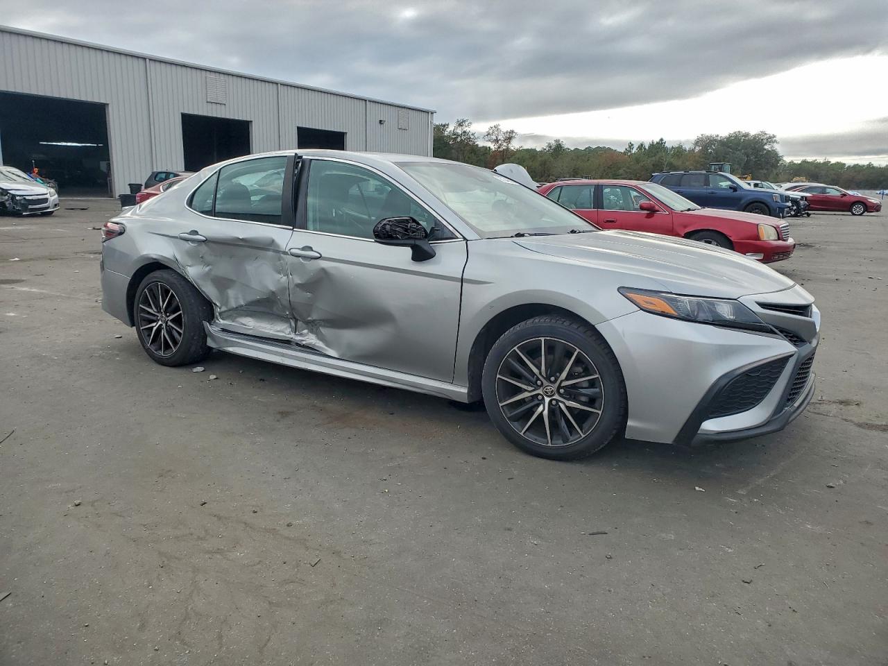 2021 TOYOTA CAMRY SE photo 7