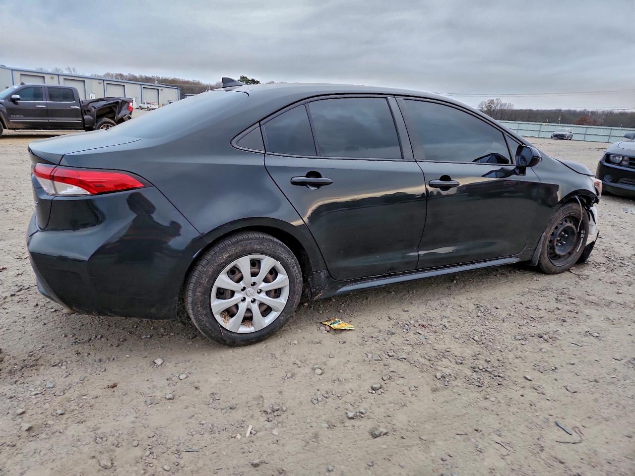 2020 TOYOTA COROLLA LE photo 3