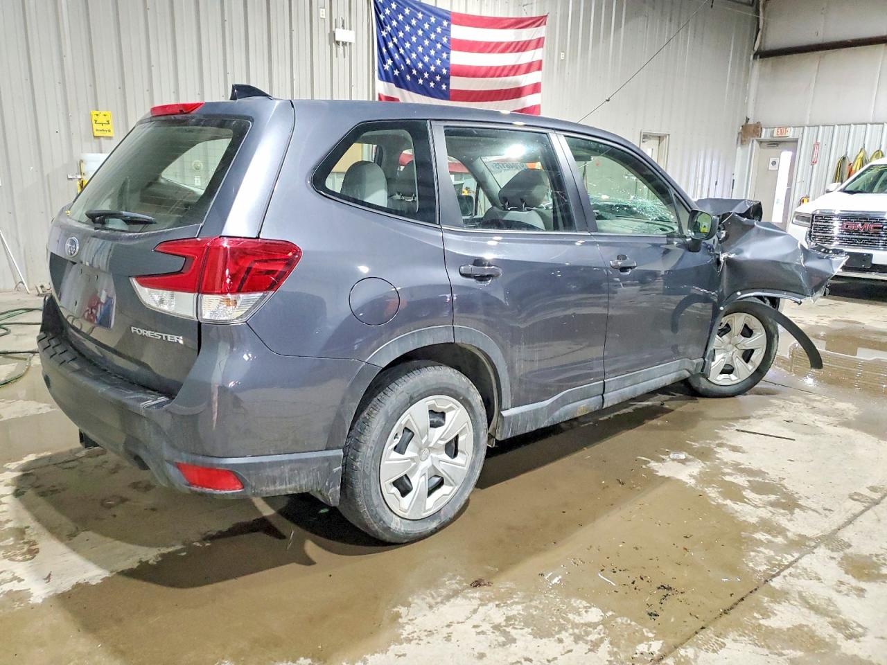 2024 SUBARU FORESTER photo 3