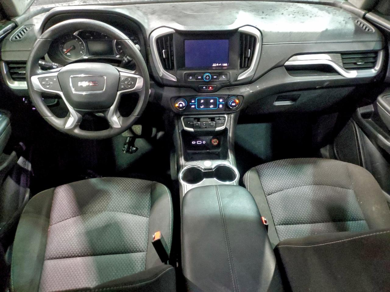 2024 GMC TERRAIN SLE photo 8