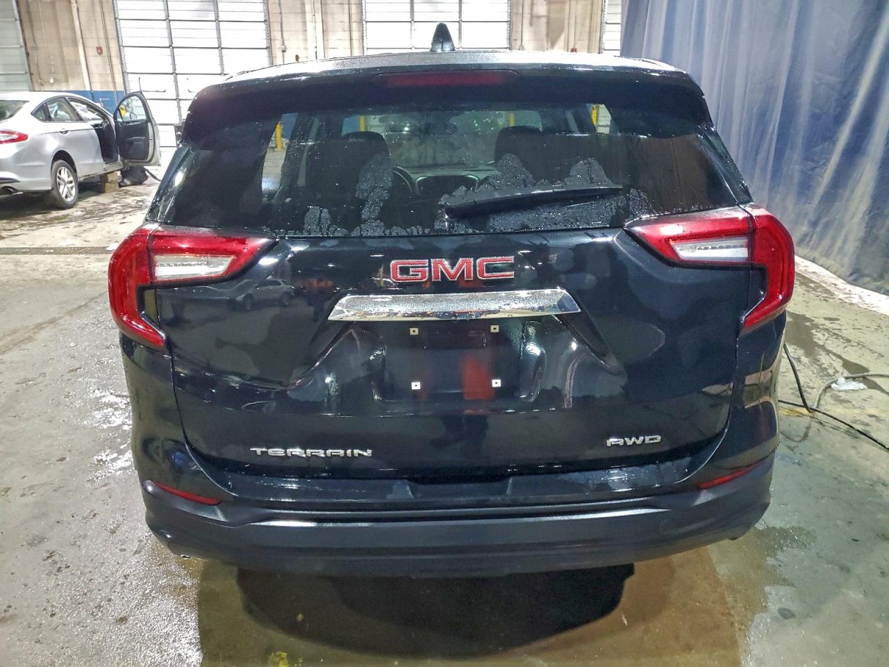 2024 GMC TERRAIN SLE photo 6