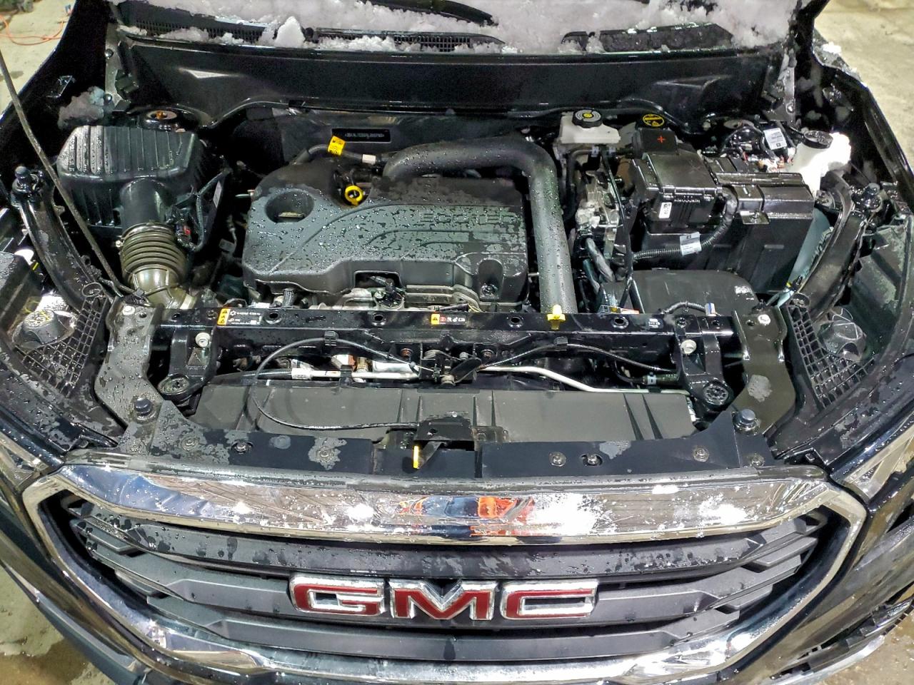 2024 GMC TERRAIN SLE photo 12