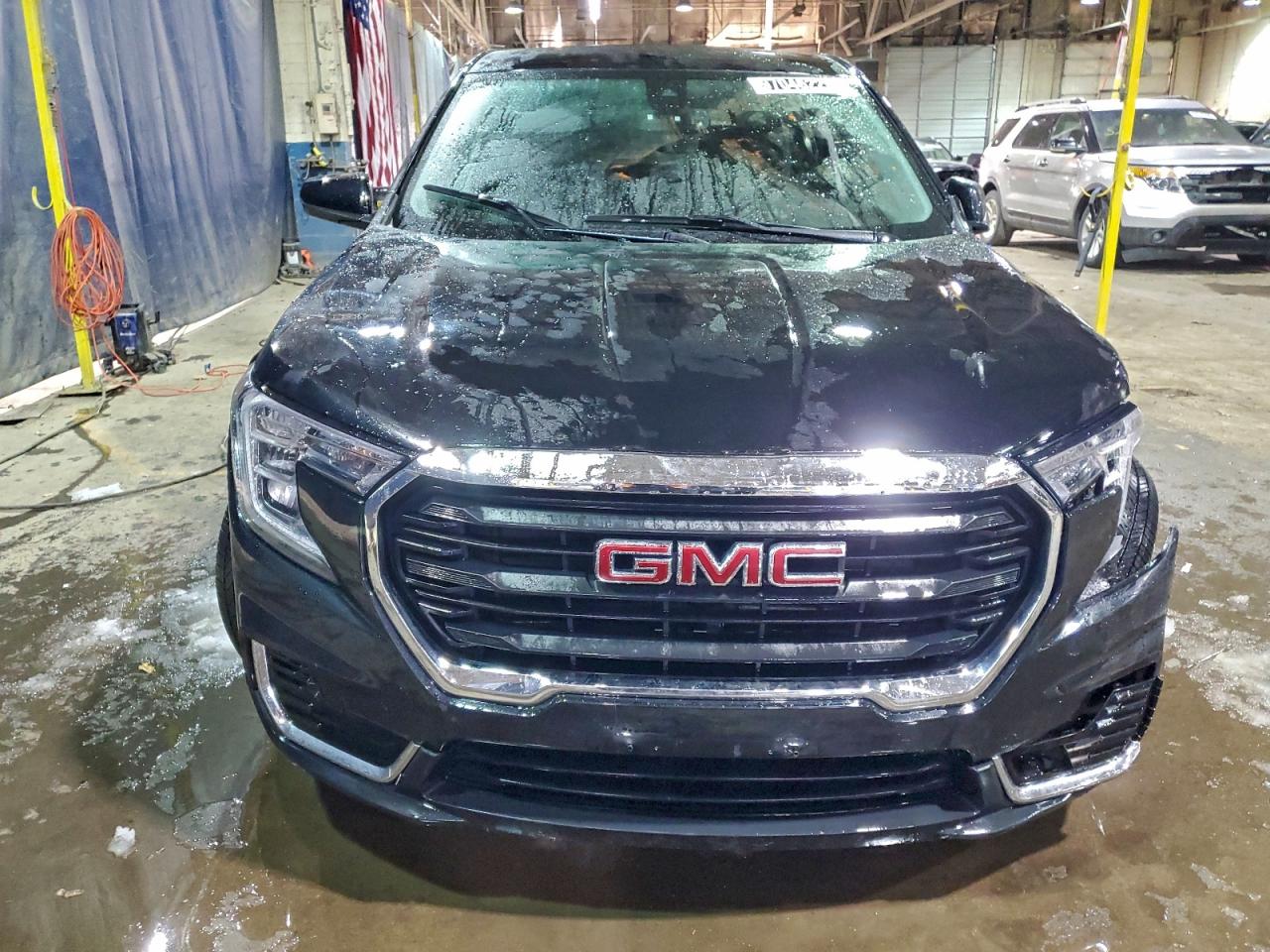2024 GMC TERRAIN SLE photo 5