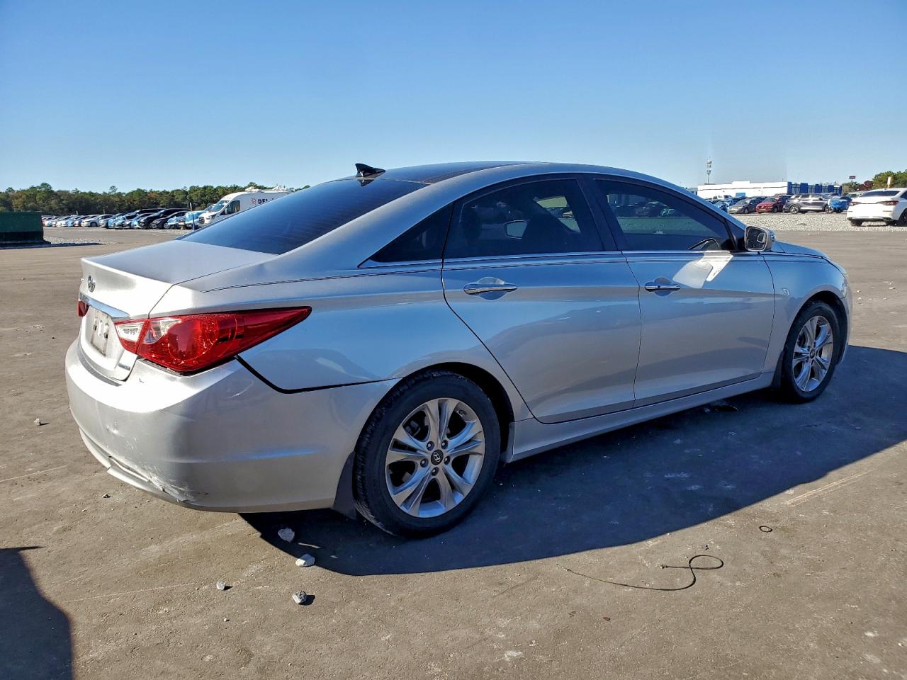 2013 HYUNDAI SONATA SE photo 3