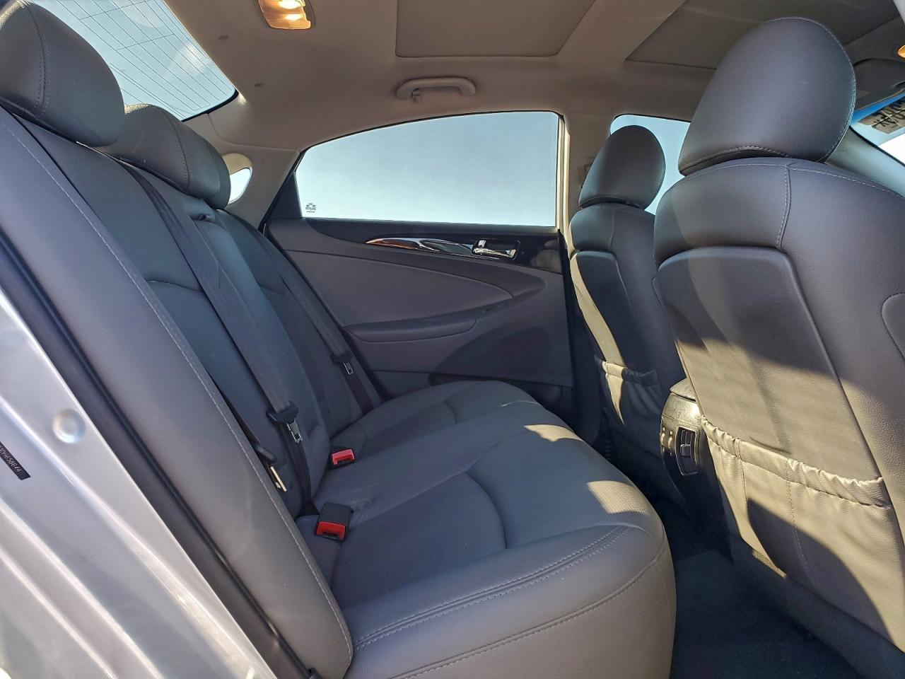 2013 HYUNDAI SONATA SE photo 10