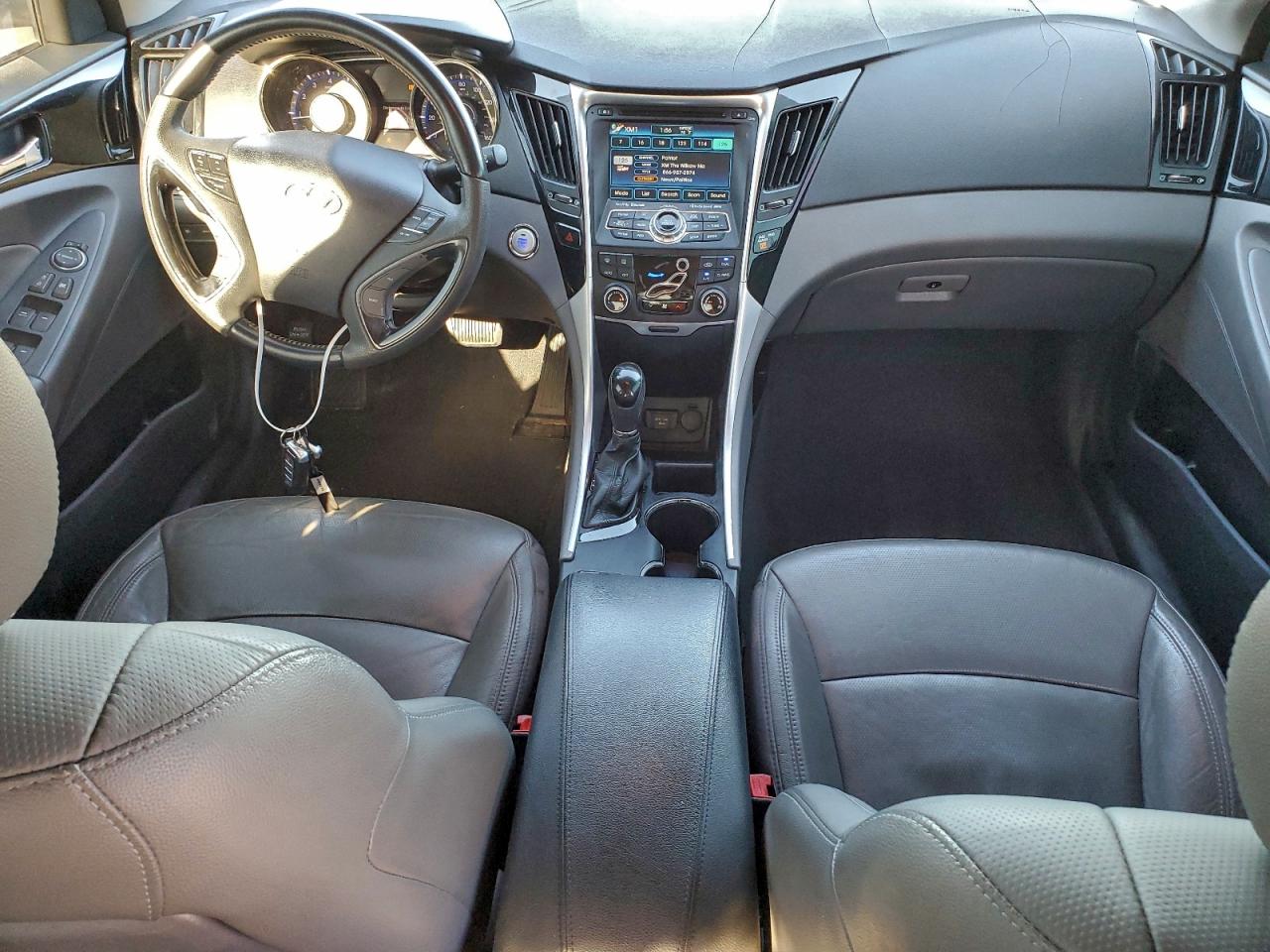 2013 HYUNDAI SONATA SE photo 8