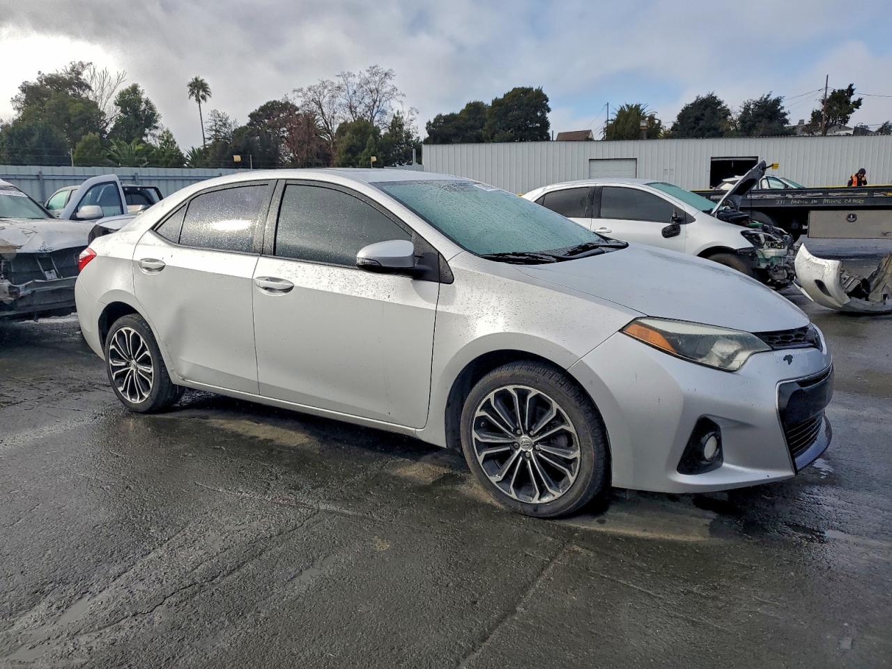 2014 TOYOTA COROLLA L photo 4