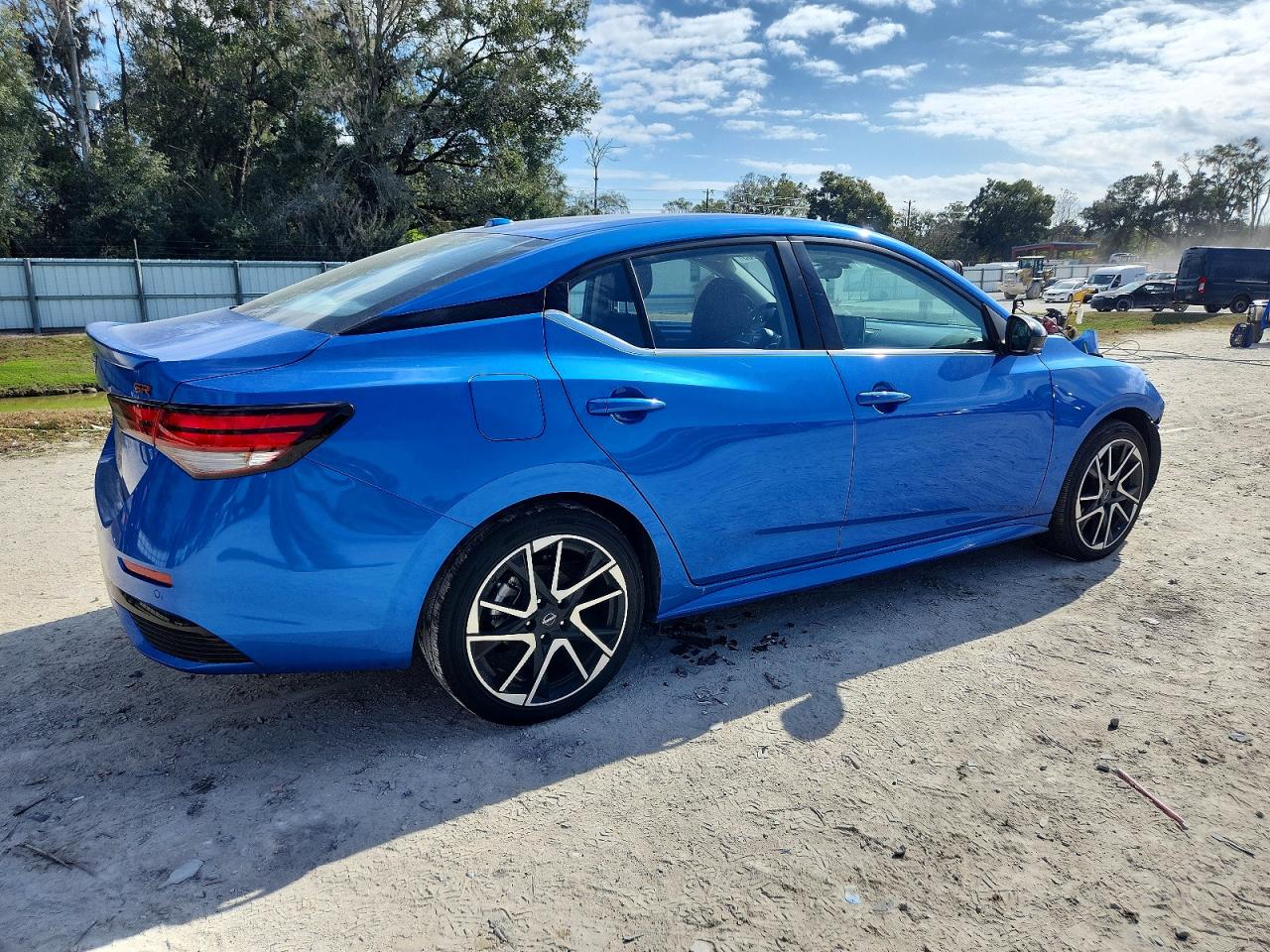 2024 NISSAN SENTRA SR photo 3