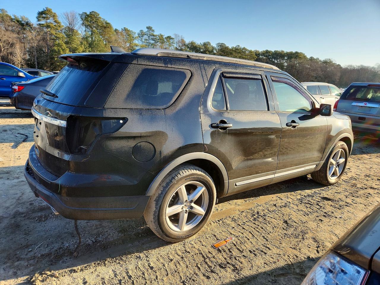2018 FORD EXPLORER XLT photo 3