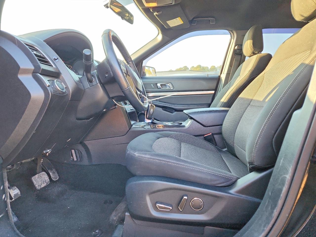 2018 FORD EXPLORER XLT photo 7