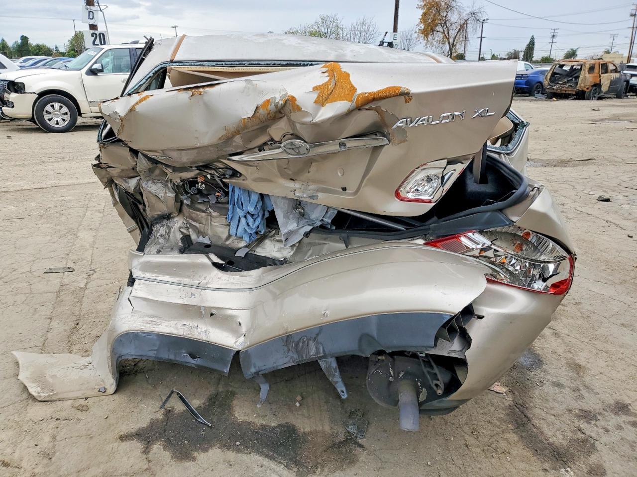 2003 TOYOTA AVALON XL photo 6