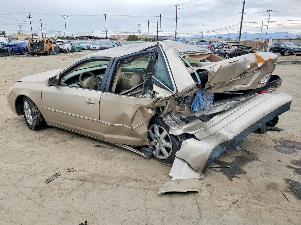 2003 TOYOTA AVALON XL photo 2