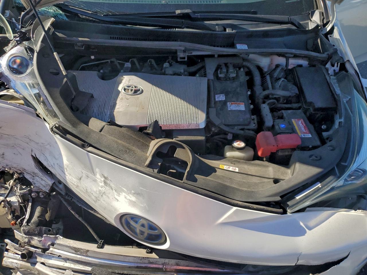 2018 TOYOTA PRIUS photo 21