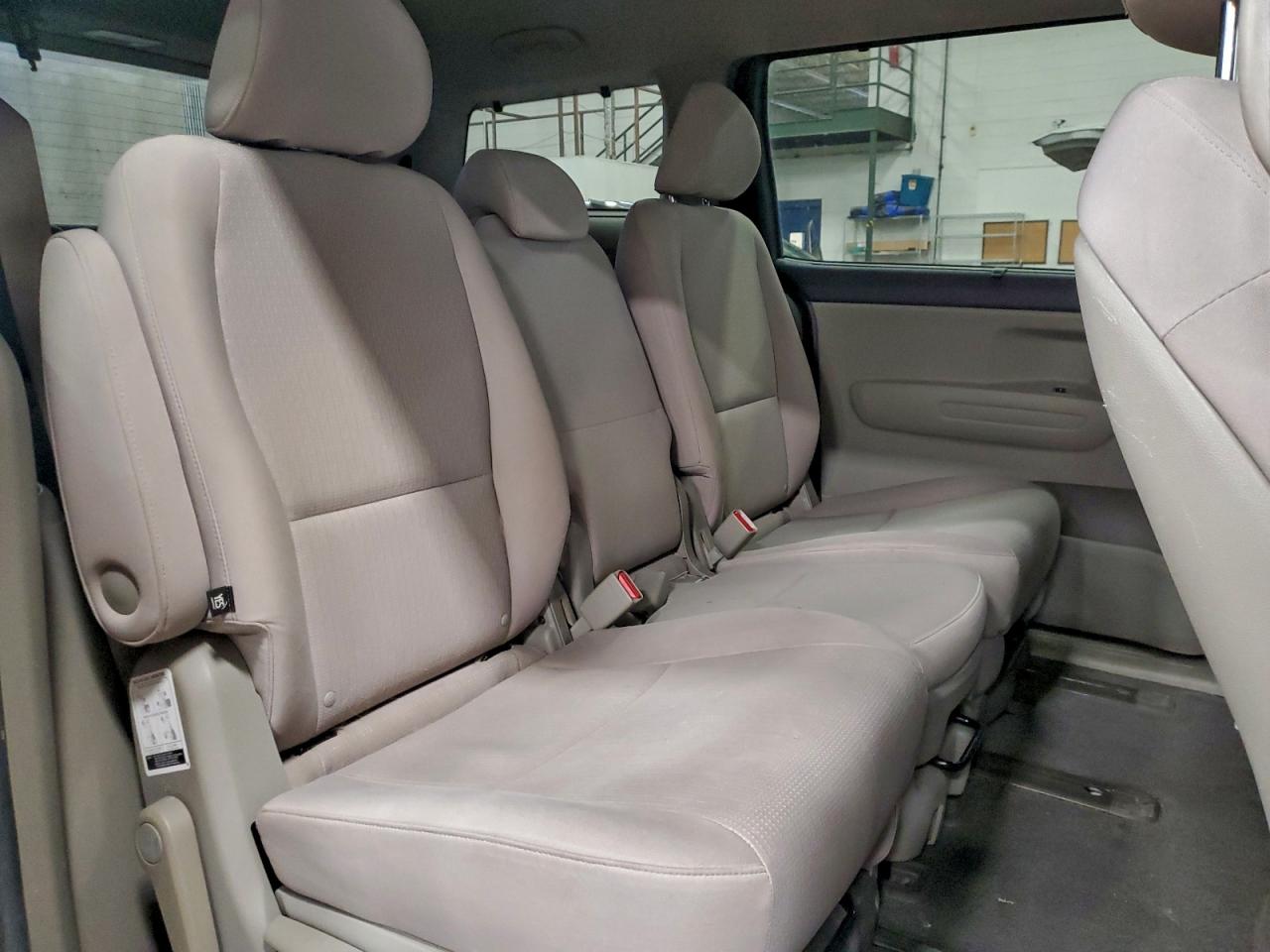 2016 KIA SEDONA LX photo 21