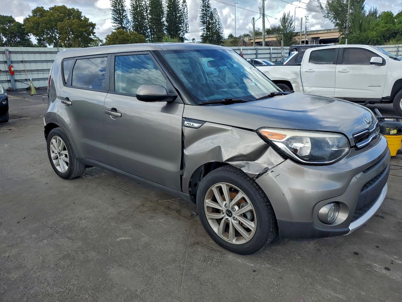 2017 KIA SOUL + photo 4