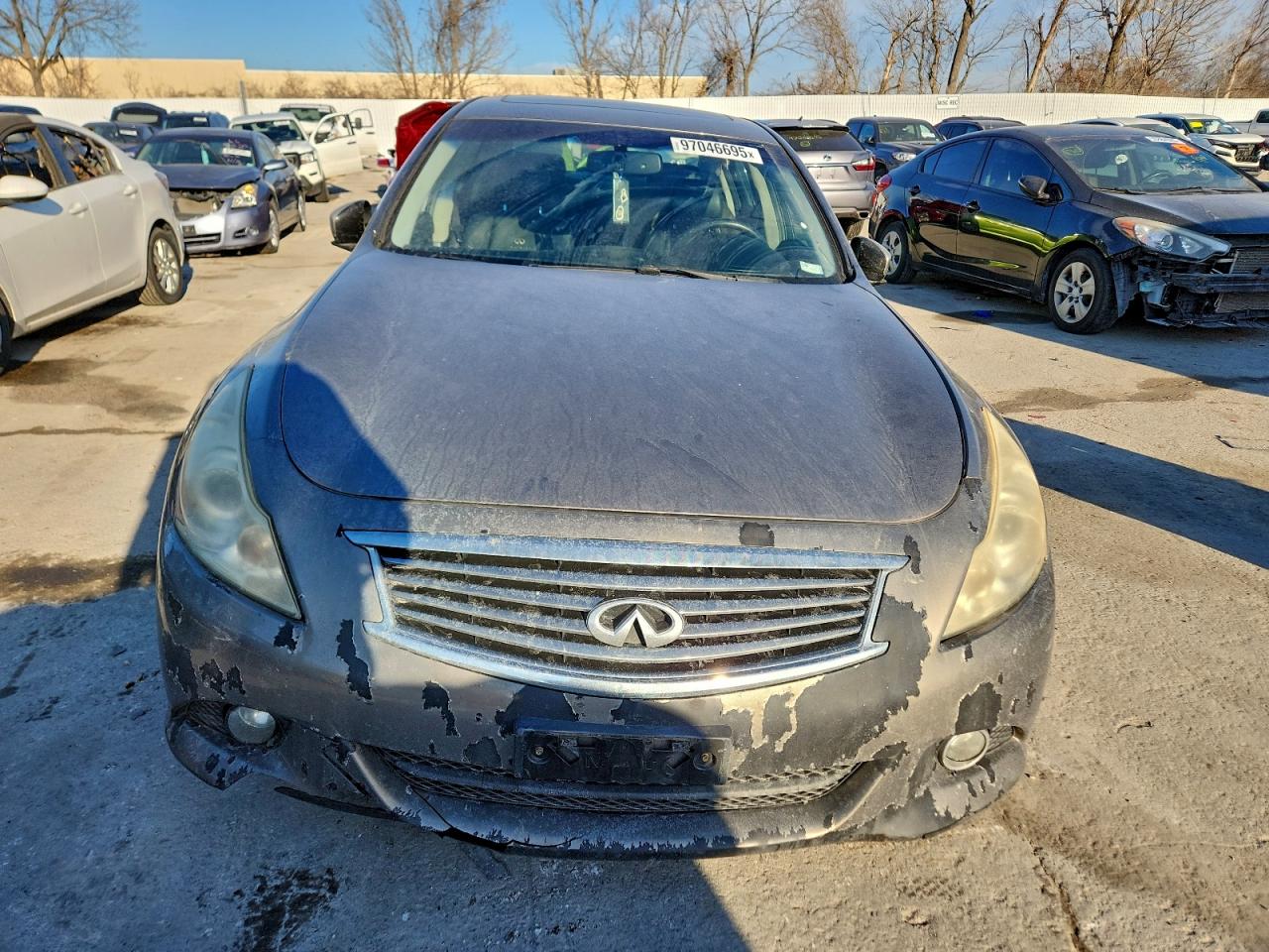 2011 INFINITI G37 photo 9