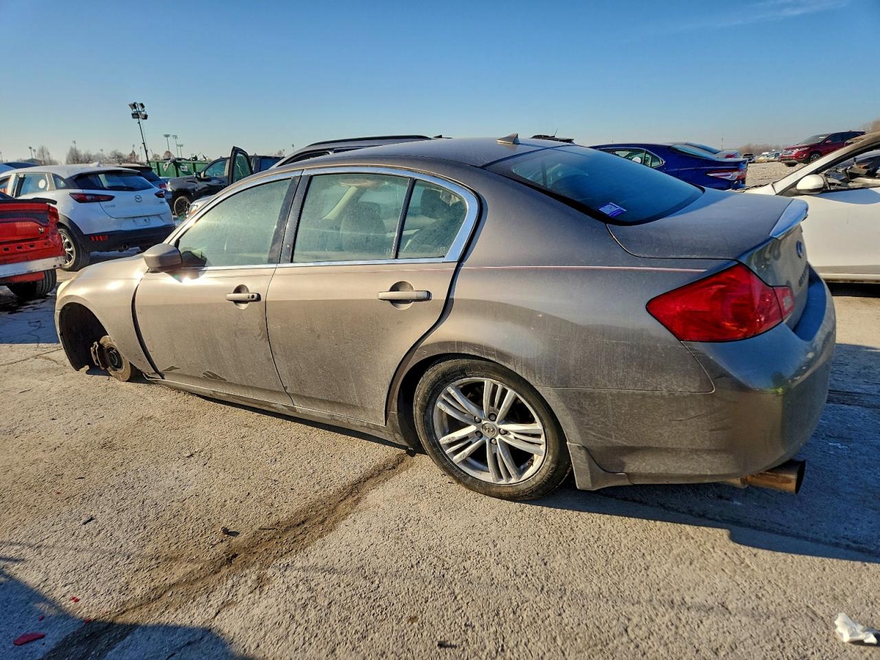 2011 INFINITI G37 photo 3