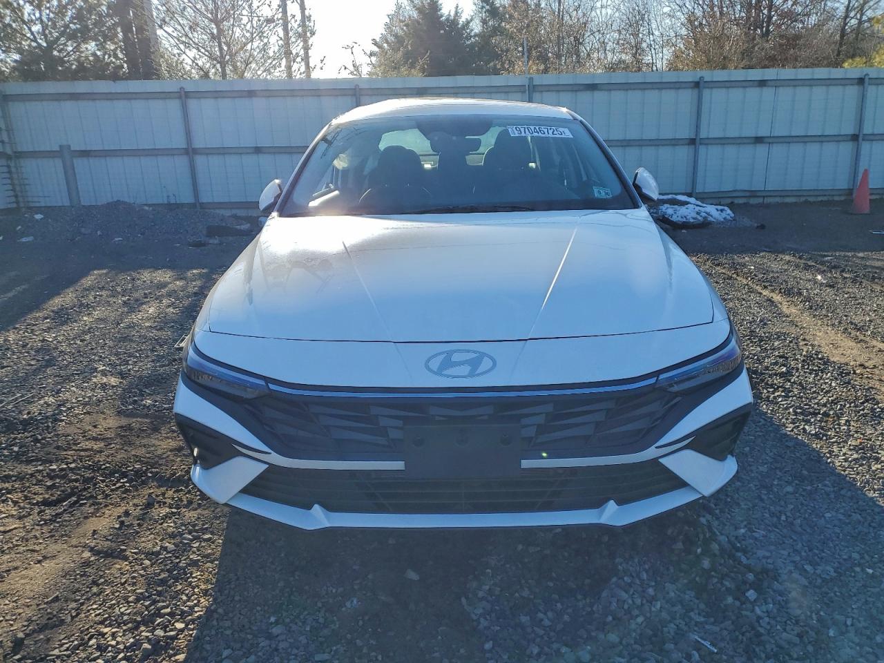 2025 HYUNDAI ELANTRA BLUE photo 17