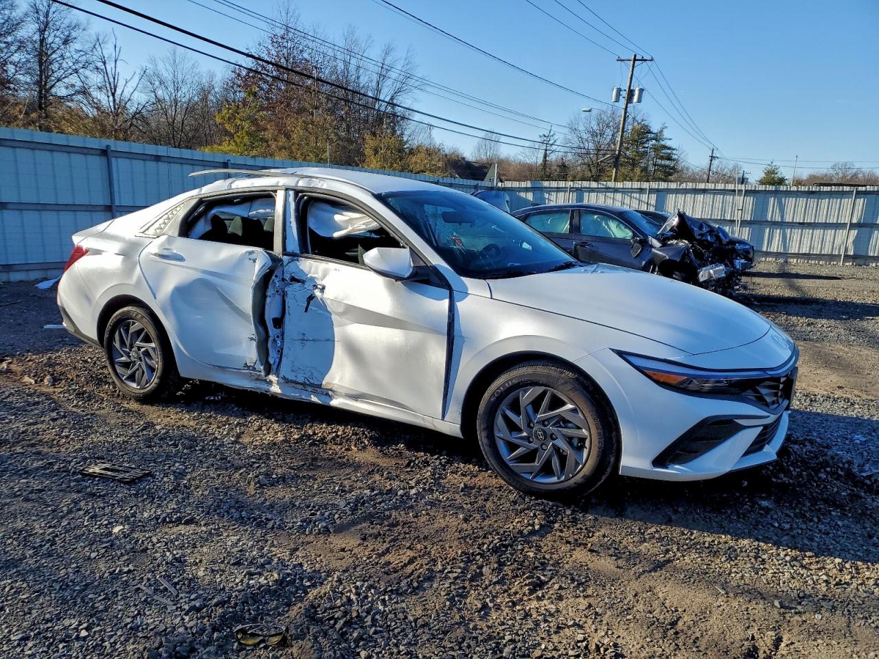 2025 HYUNDAI ELANTRA BLUE photo 13