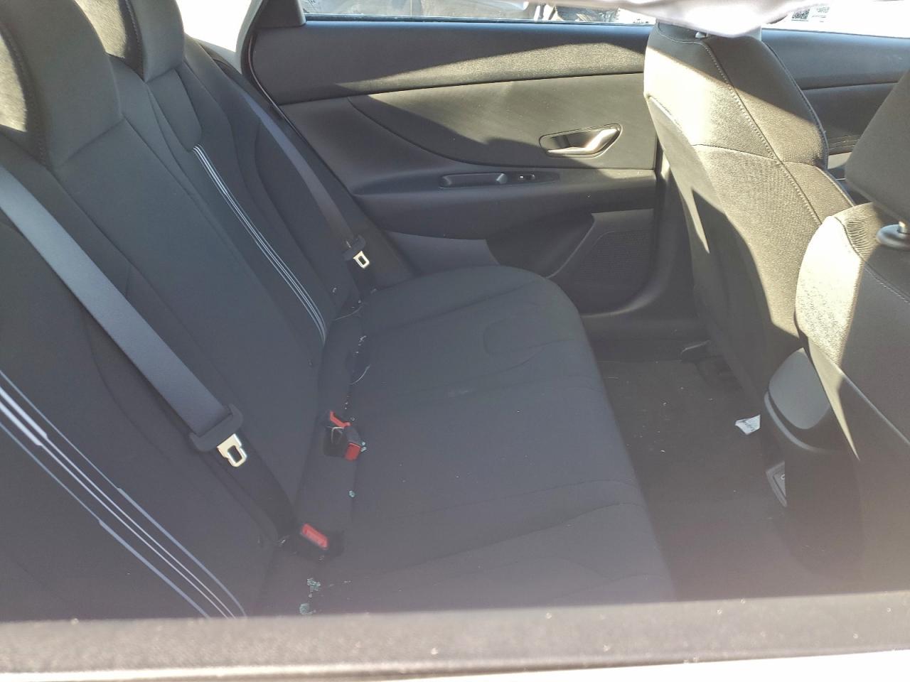 2025 HYUNDAI ELANTRA BLUE photo 37