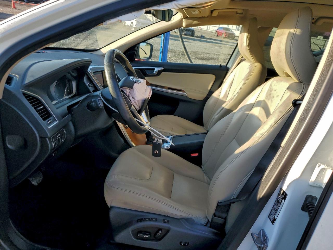 2017 VOLVO XC60 T5 INSCRIPTION photo 19