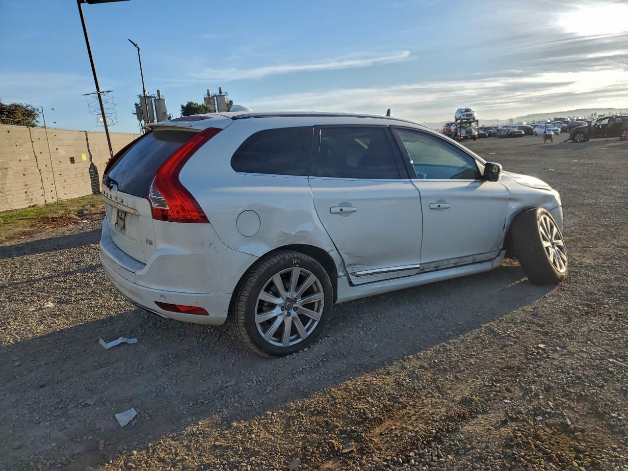 2017 VOLVO XC60 T5 INSCRIPTION photo 7
