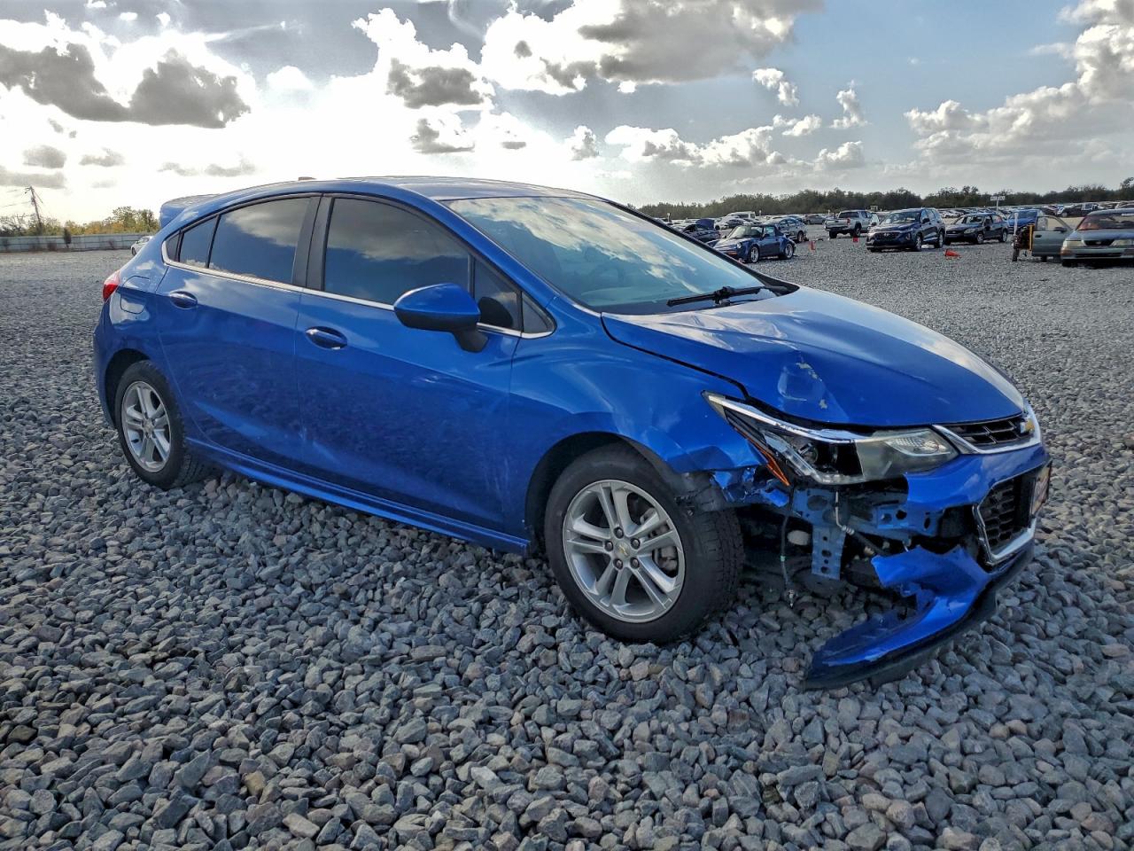 2017 CHEVROLET CRUZE LT photo 10