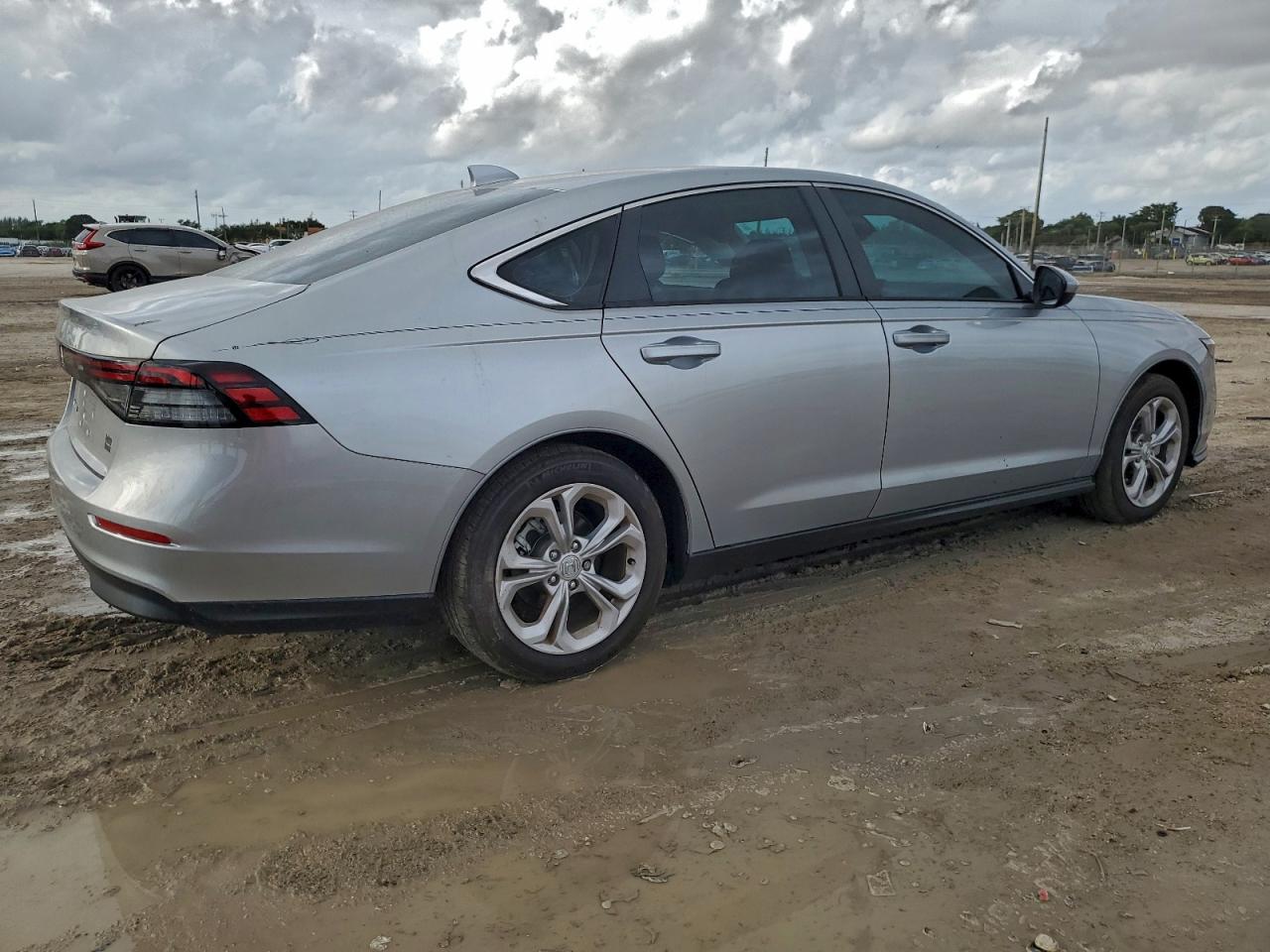 2025 HONDA ACCORD LX photo 7