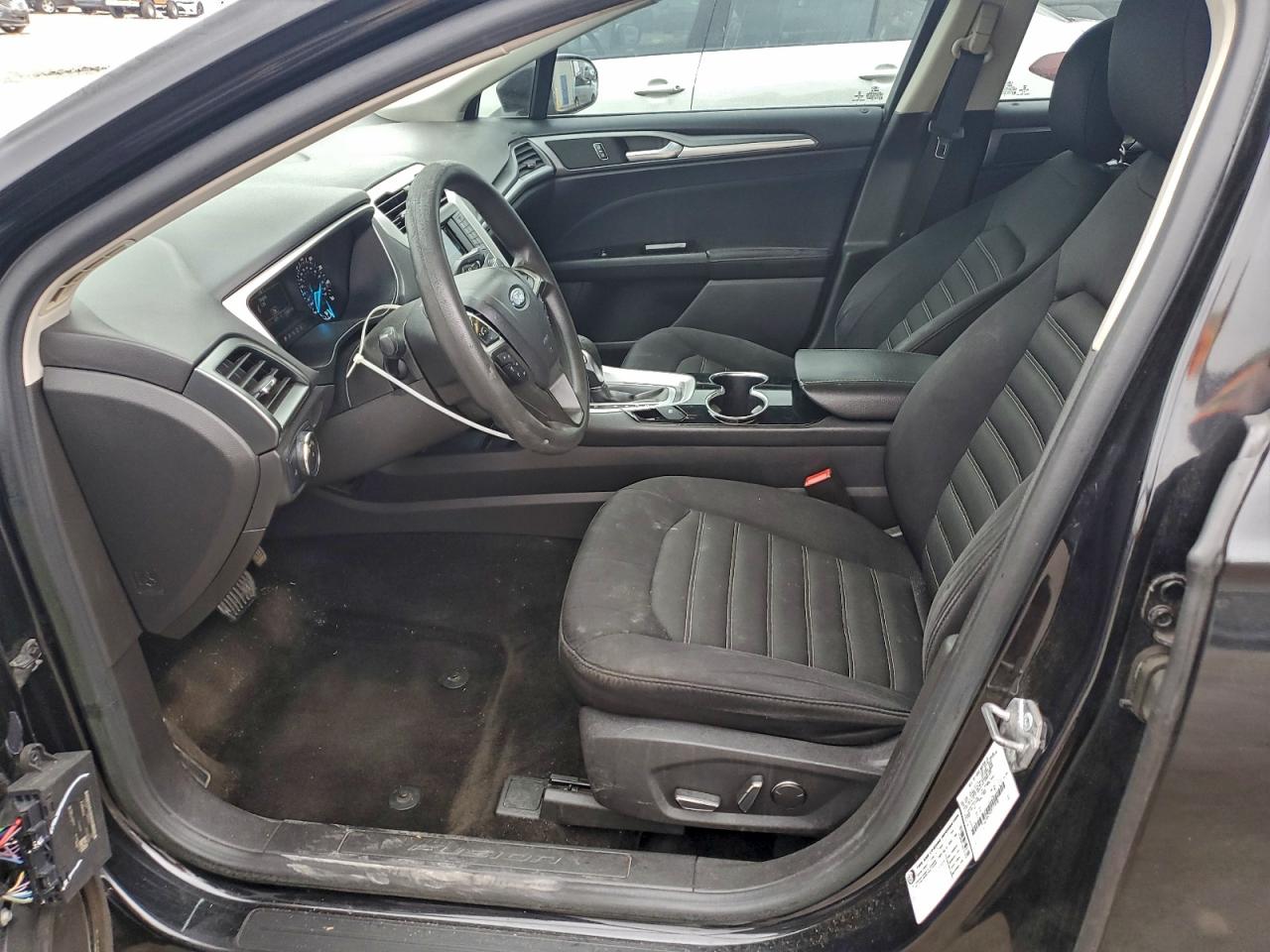 2014 FORD FUSION SE photo 19