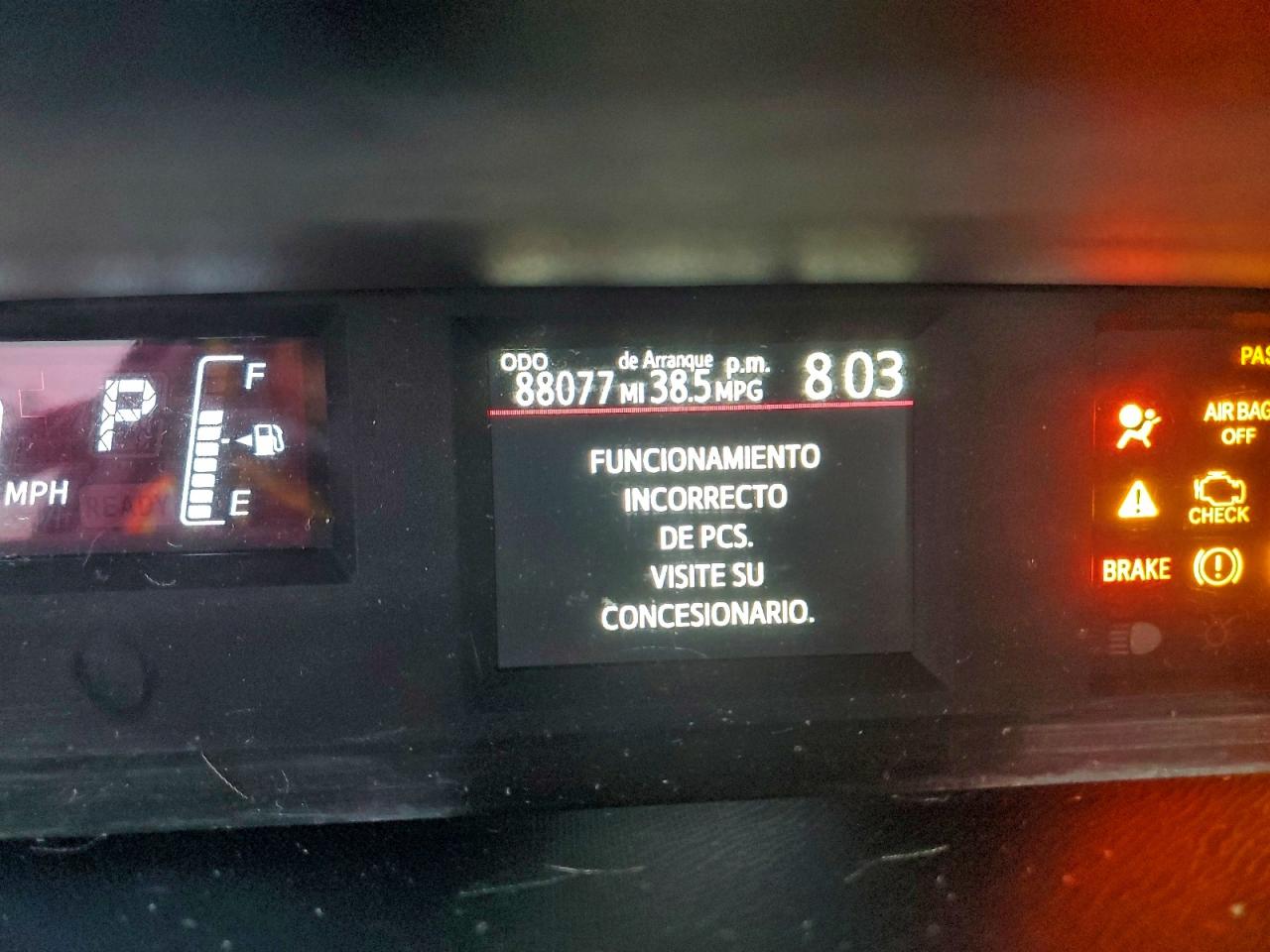 2017 TOYOTA PRIUS C photo 9