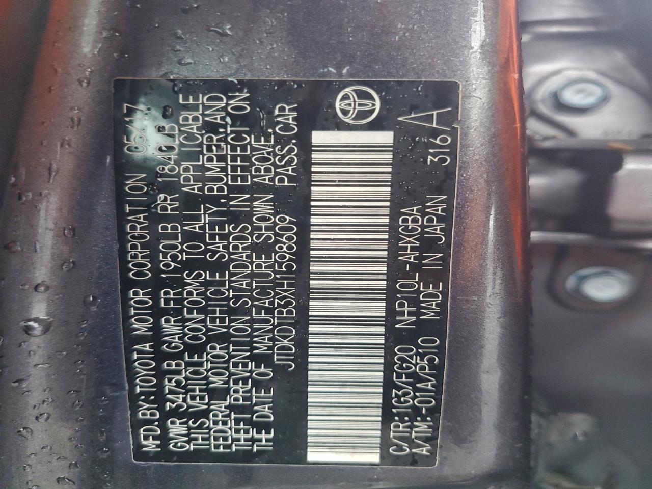2017 TOYOTA PRIUS C photo 12