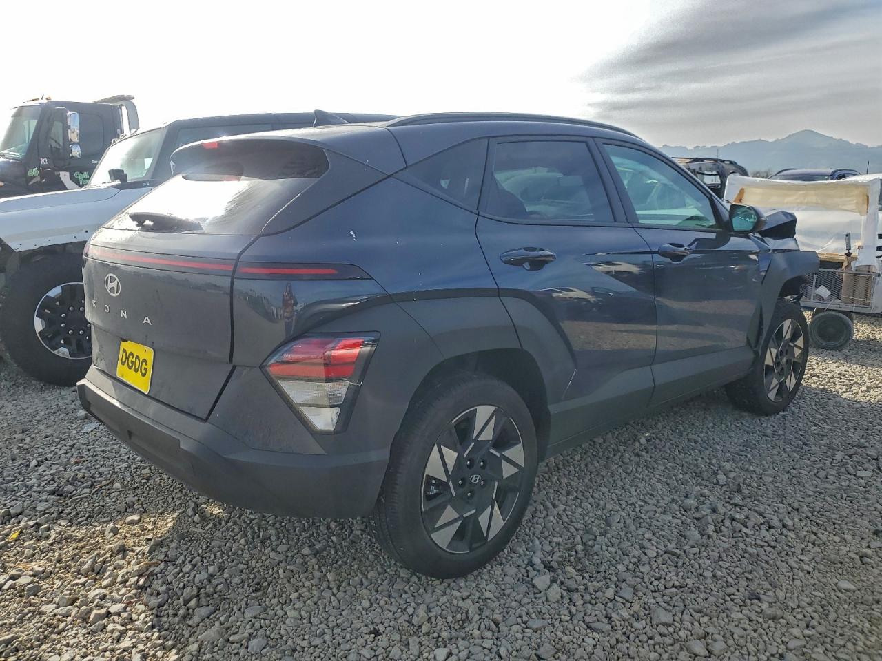 2025 HYUNDAI KONA SEL photo 3