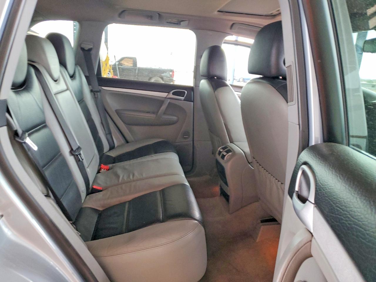 2006 PORSCHE CAYENNE S photo 11