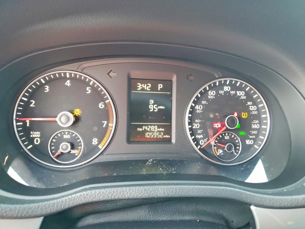 2015 VOLKSWAGEN PASSAT S photo 9