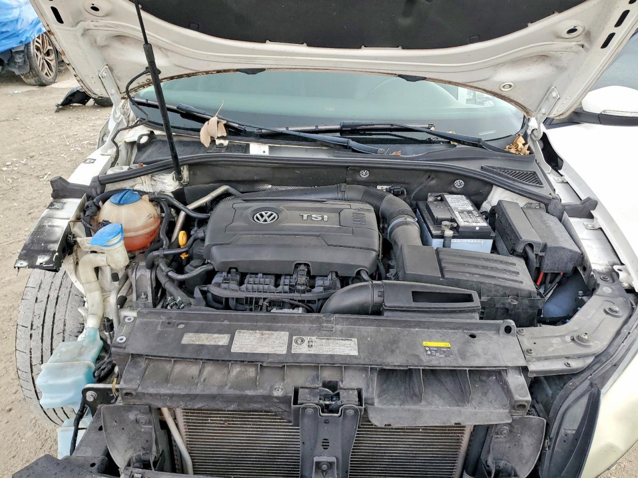 2015 VOLKSWAGEN PASSAT S photo 11