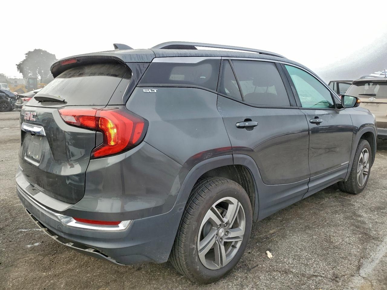 2020 GMC TERRAIN SLT photo 7