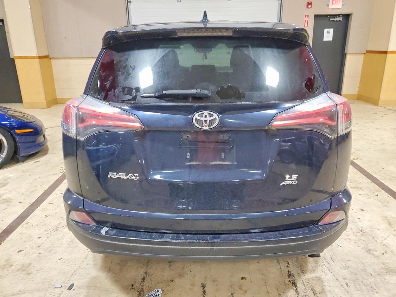 2018 TOYOTA RAV4 LE photo 11
