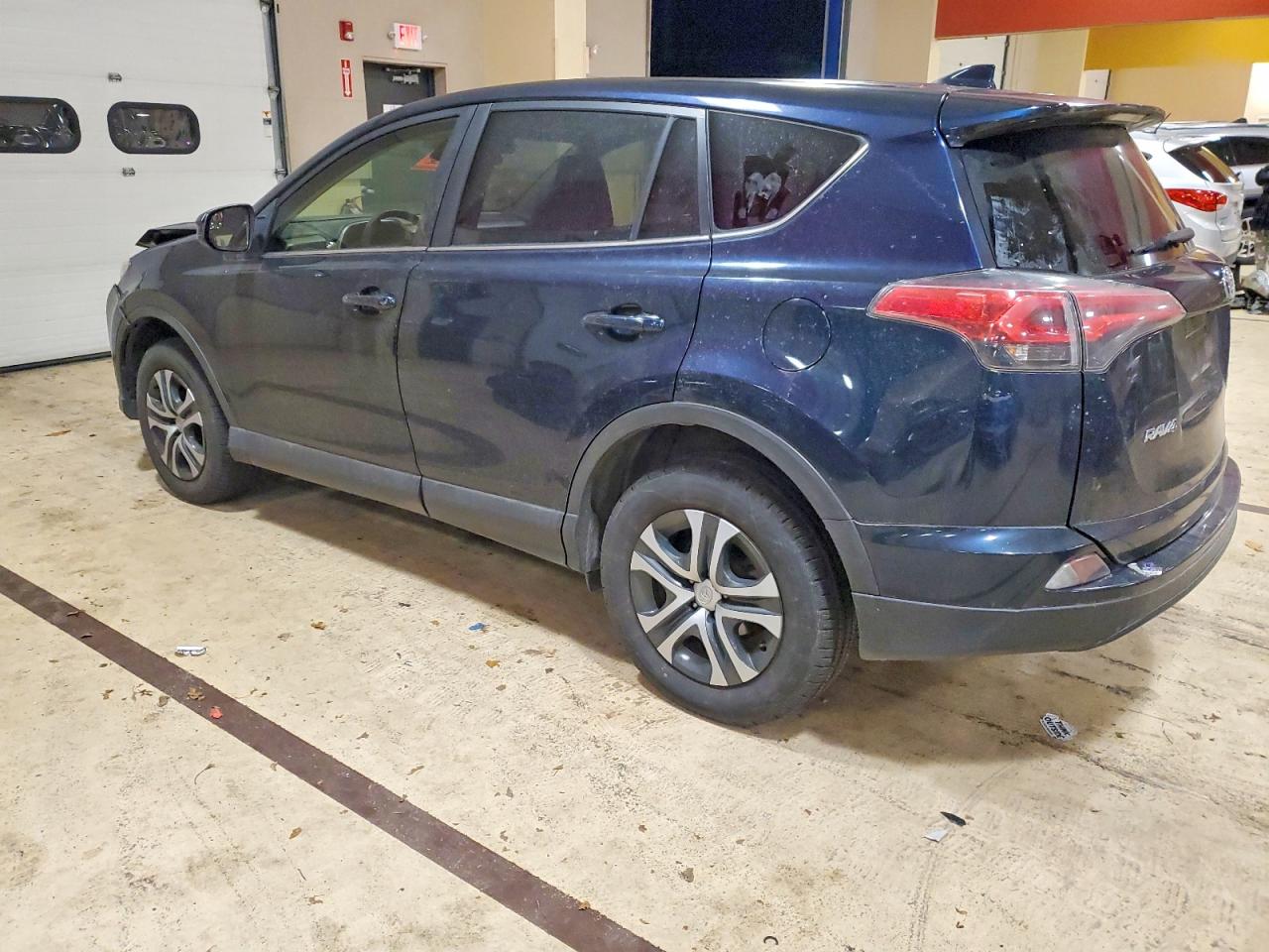 2018 TOYOTA RAV4 LE photo 3