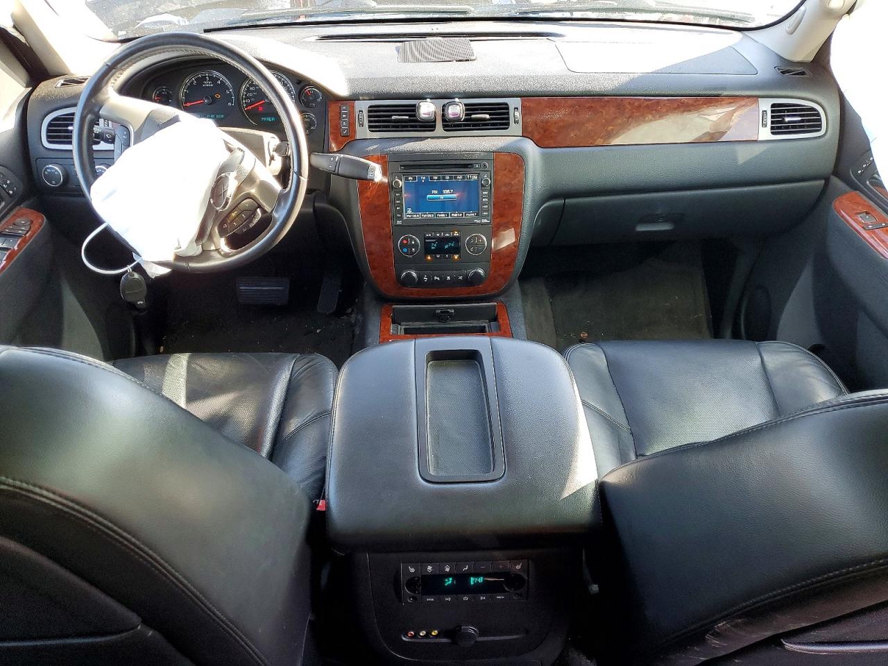 2011 CHEVROLET SUBURBAN K1500 LTZ photo 15