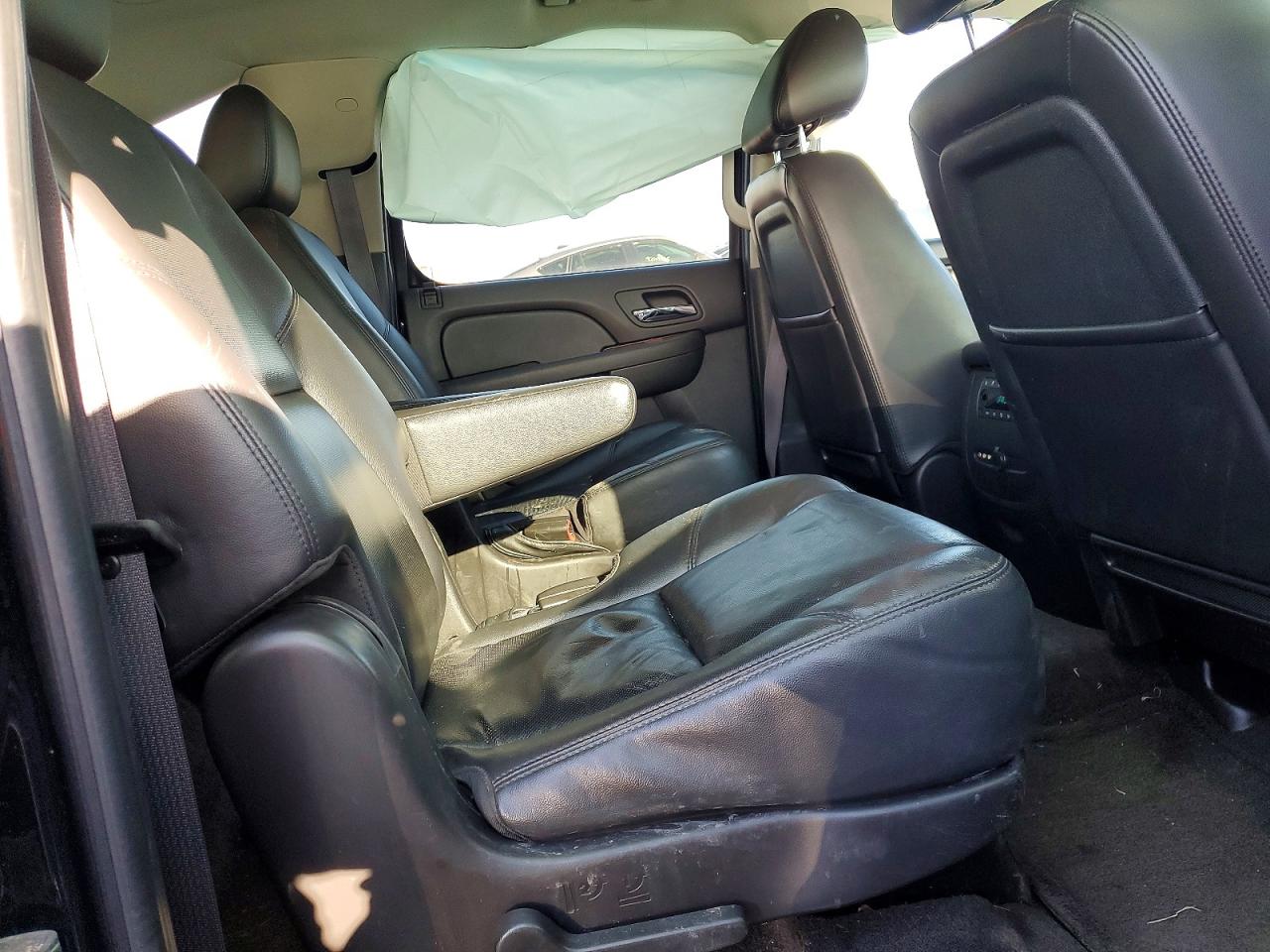 2011 CHEVROLET SUBURBAN K1500 LTZ photo 19