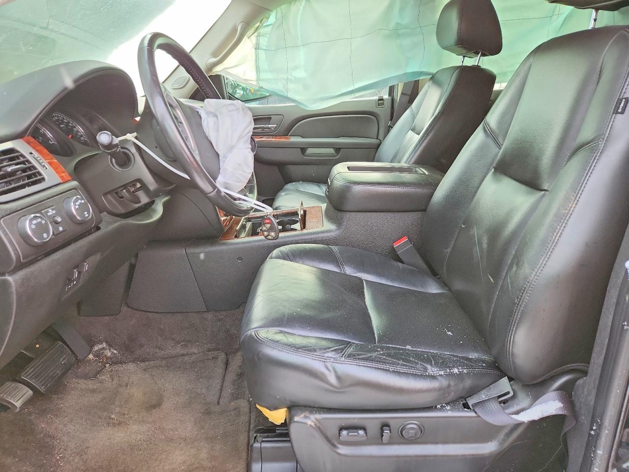 2011 CHEVROLET SUBURBAN K1500 LTZ photo 13